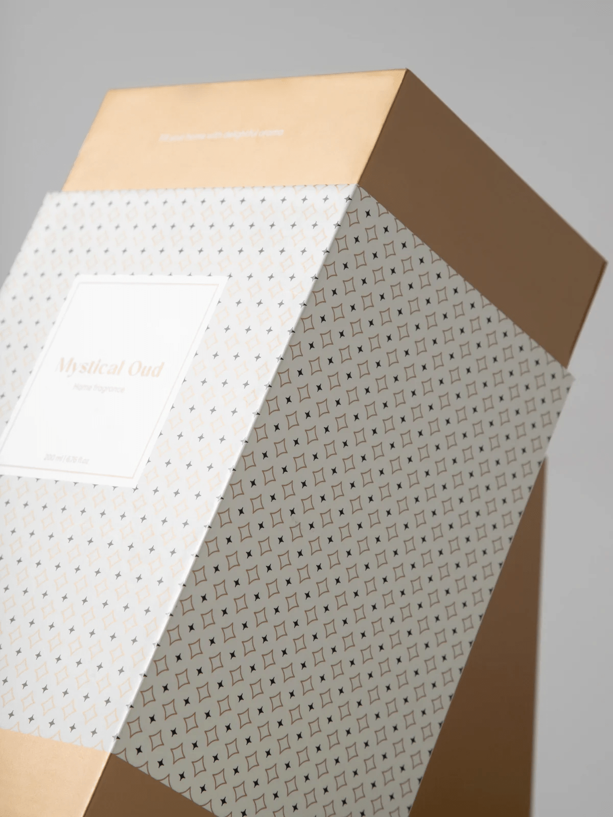 Produkt L'ARTE MILANO Odświeżacze powietrza Zapach do domu L'ARTE MILANO "Mystical Oud" 200 ml 052836