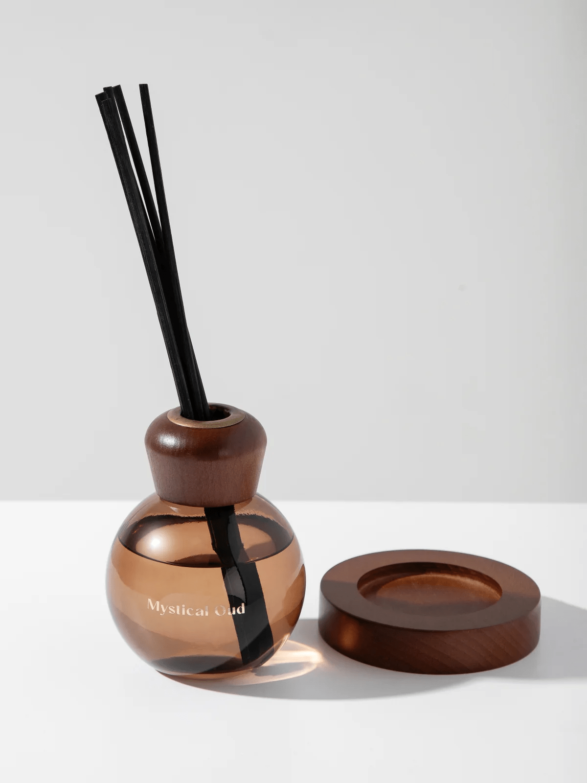 Produkt L'ARTE MILANO Odświeżacze powietrza Zapach do domu L'ARTE MILANO "Mystical Oud" 200 ml 052836