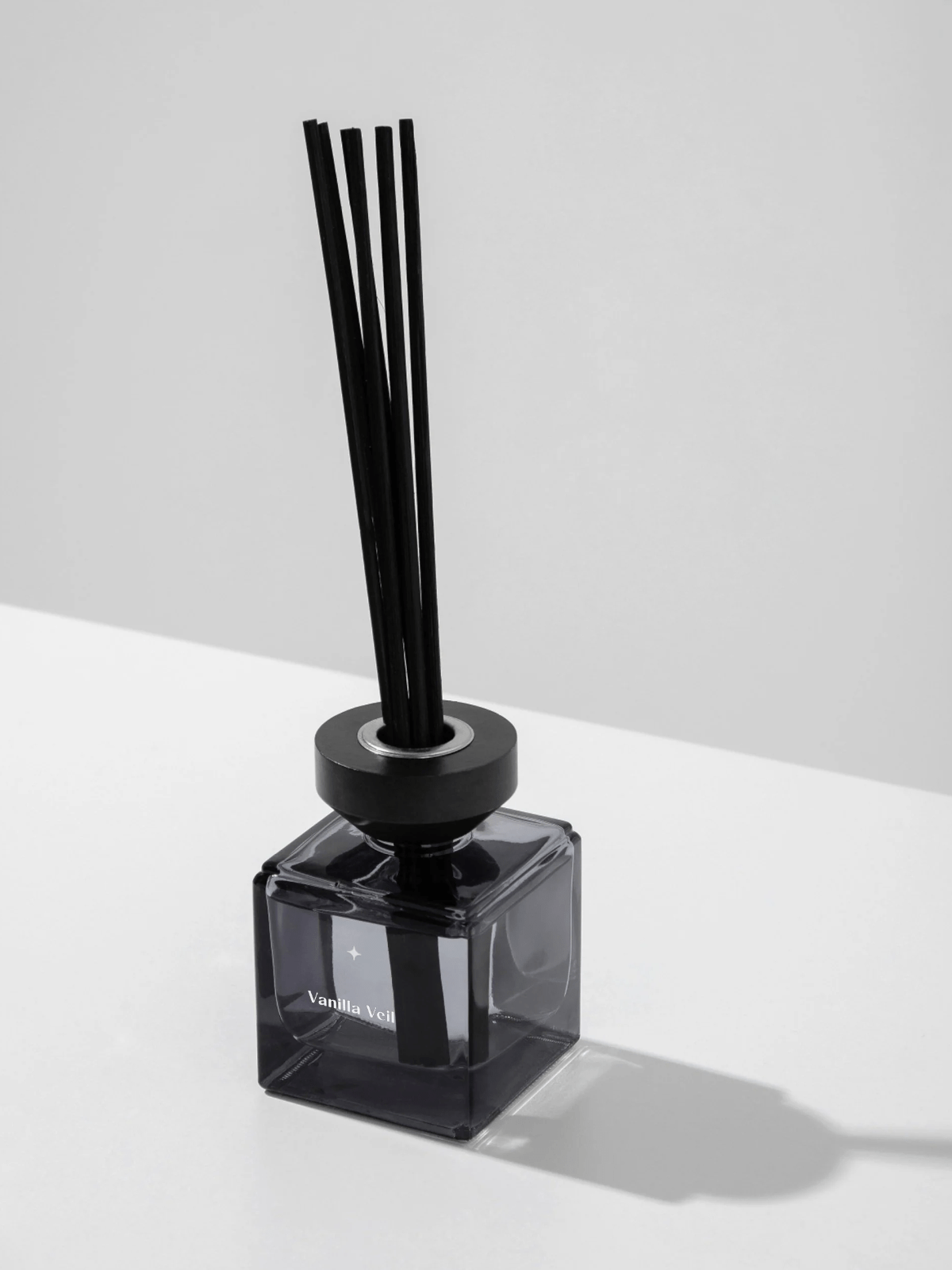 Produkt L'ARTE MILANO Odświeżacze powietrza Zapach do domu L'ARTE MILANO "Vanilla Veil" 150 ml 052837