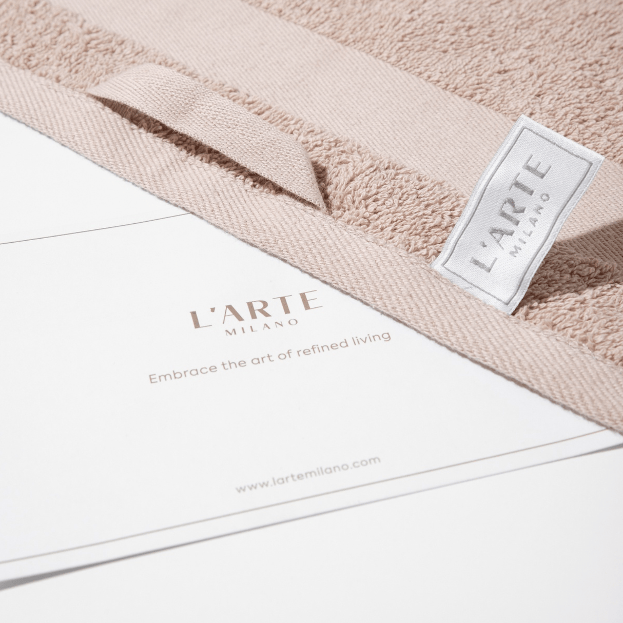 Produkt L'ARTE MILANO Ręcznik kąpielowy Zestaw ręczników bawełnianych L'ARTE MILANO w koszyku 4x 30 x 50 cm 052815