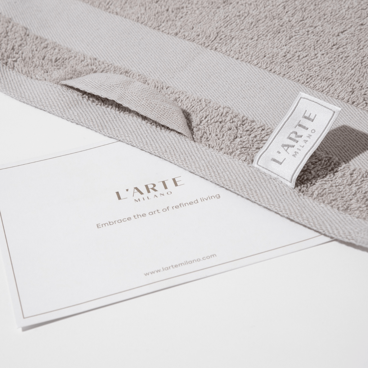 Produkt L'ARTE MILANO Ręcznik kąpielowy Zestaw ręczników bawełnianych L'ARTE MILANO w koszyku 4x 30 x 50 cm 052816