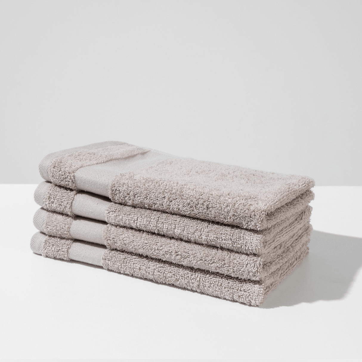 Produkt L'ARTE MILANO Ręcznik kąpielowy Zestaw ręczników bawełnianych L'ARTE MILANO w koszyku 4x 30 x 50 cm 052816