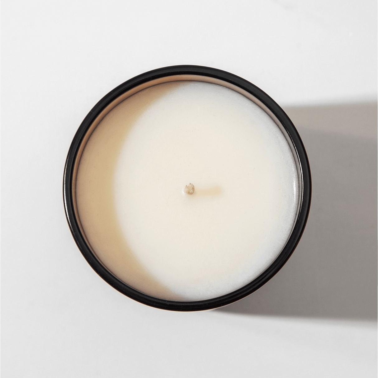 Produkt L'ARTE MILANO Świece zapachowe Świeca zapachowa L'ARTE MILANO "Mystical Oud" z wosku sojowego 220 g 052844