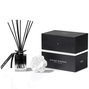 Produkt L'ARTE MILANO Odświeżacze powietrza Zapach do domu L'ARTE MILANO Masako Blossom z kwiatem porcelany 120 ml 052835