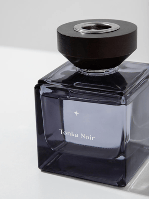 Produkt L'ARTE MILANO Odświeżacze powietrza Zapach do domu L'ARTE MILANO "Tonka Noir" 150 ml 052838