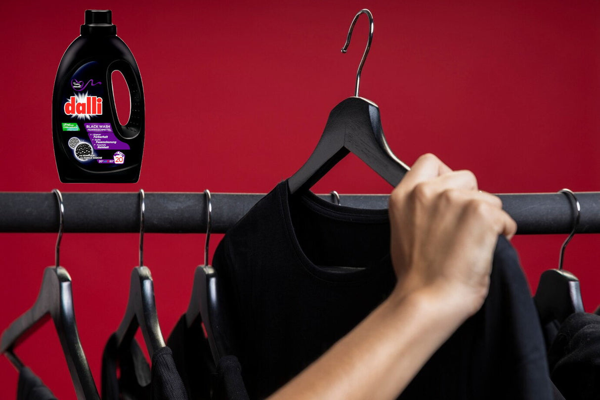 Produkt DALLI Płyny i żele do prania Żel do prania DALLI Black Wash do ciemnych tkanin 20 prań 1,1l 004355
